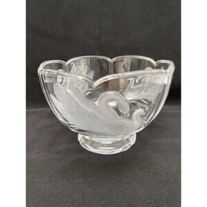 Vintage France 24% Lead Crystal Swan Bowl Embossed Frosted Design Teleflora 6 in